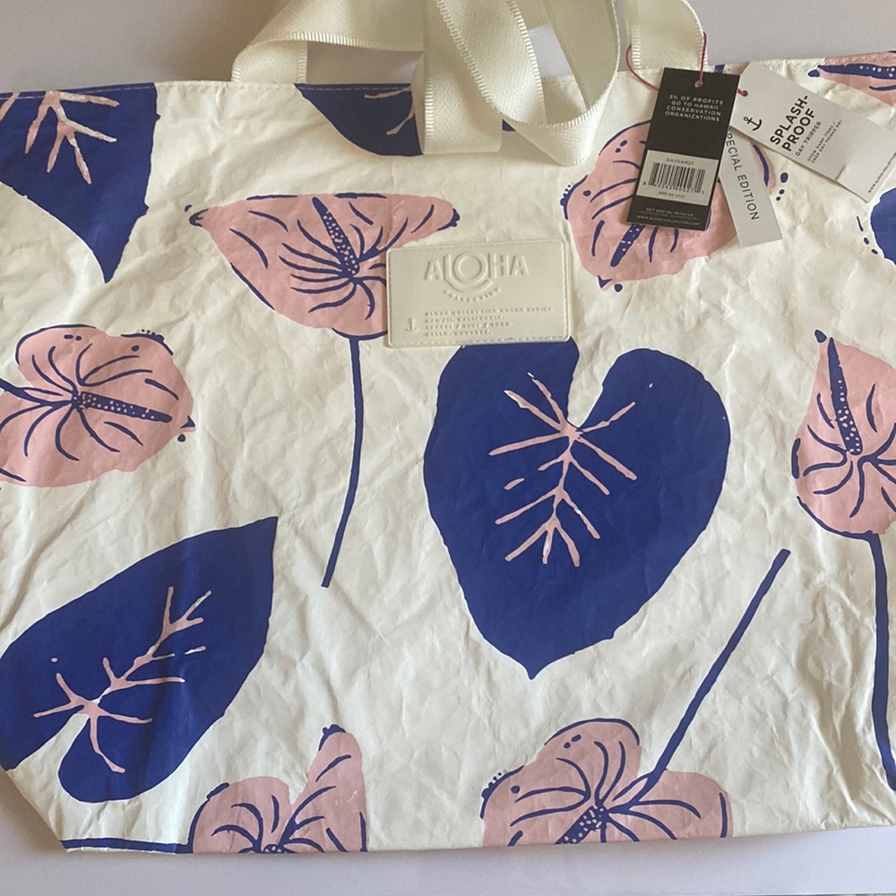 Aloha Collection Day Tripper Tote - NWT